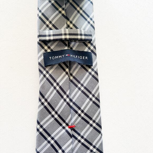 Men's Tommy Hilfiger Blue Plaid 100 Silk Neck Tie - Picture 2 of 8